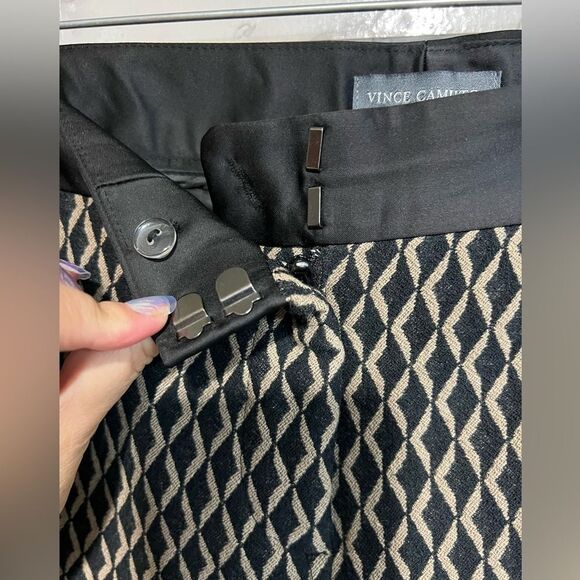 Vince Camuto Print Ankle Cropped Tan Black Pants Size 10 - Picture 4 of 7